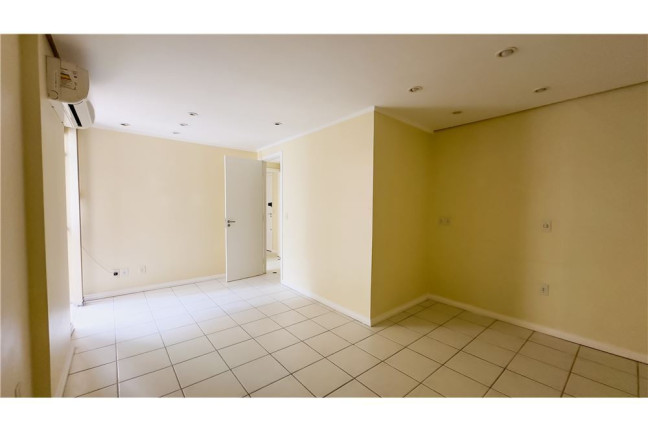 Imagem Sala Comercial à Venda,  em Moinhos De Vento - Porto Alegre