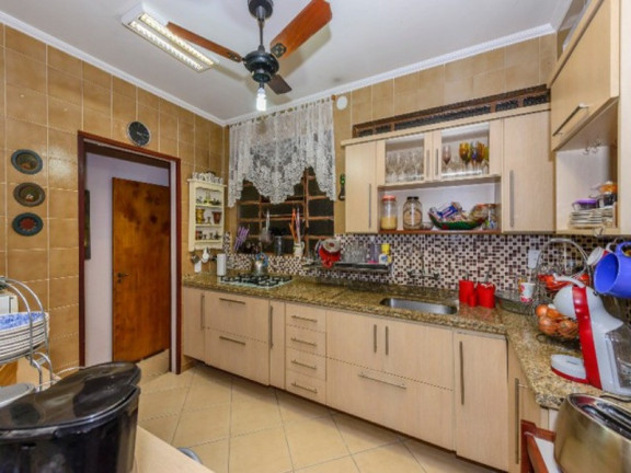 Imagem Casa com 5 Quartos à Venda, 290 m² em Jardim Itu - Porto Alegre Imagem Casa com 5 Quartos à Venda, 290 m² em Jardim Itu - Porto Alegre