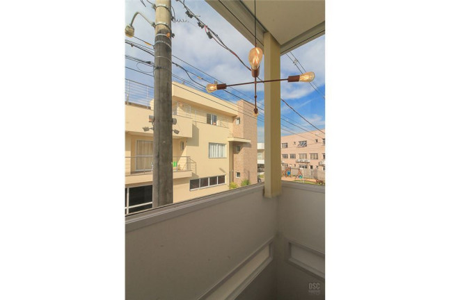 Imagem Casa com 3 Quartos à Venda, em Hípica - Porto Alegre Imagem Casa com 3 Quartos à Venda, em Hípica - Porto Alegre