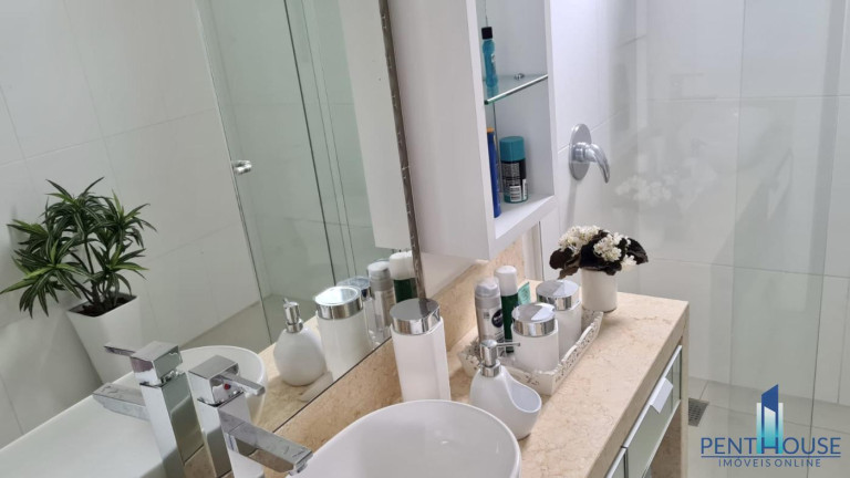 Imagem Apartamento com 3 Quartos à Venda, 152 m² em Centro - Balneário Camboriú Imagem Apartamento com 3 Quartos à Venda, 152 m² em Centro - Balneário Camboriú