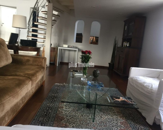 Apartamento com 3 Quartos para Alugar, 230 m² em Morumbi - São Paulo