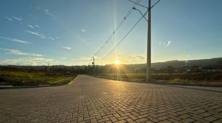 Terreno à Venda, 360 m² em Catarinense - Criciúma