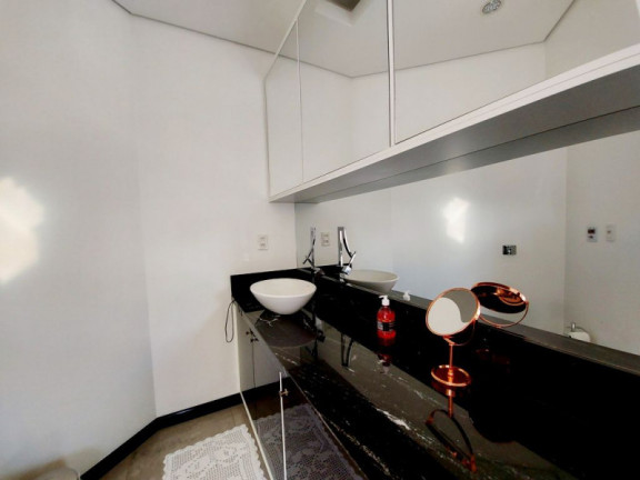 Imagem Casa com 3 Quartos à Venda, 275 m²