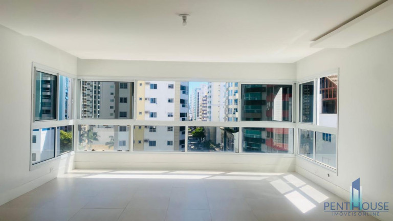 Imagem Apartamento com 3 Quartos à Venda, 136 m² em Centro - Balneário Camboriú