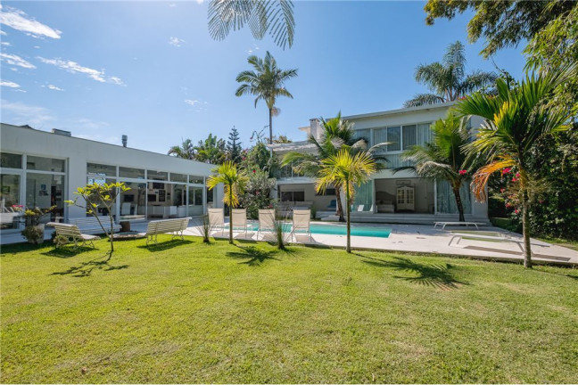 Casa com 7 Quartos à Venda,  em Praia Brava - Florianópolis