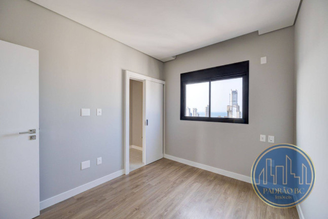 Imagem Apartamento com 4 Quartos à Venda, 135 m² em Centro - Balneário Camboriú Imagem Apartamento com 4 Quartos à Venda, 135 m² em Centro - Balneário Camboriú