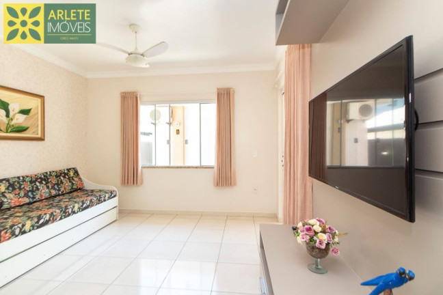 Imagem Apartamento com 2 Quartos para Alugar ou Temporada, 80 m² em Centro - Bombinhas
