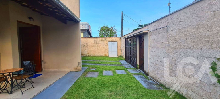 Imagem Casa com 3 Quartos à Venda, 110 m² em Jardim Aruan - Caraguatatuba Imagem Casa com 3 Quartos à Venda, 110 m² em Jardim Aruan - Caraguatatuba