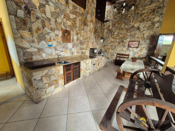 Imagem Casa com 3 Quartos à Venda, 240 m² em água Verde - Blumenau Imagem Casa com 3 Quartos à Venda, 240 m² em água Verde - Blumenau