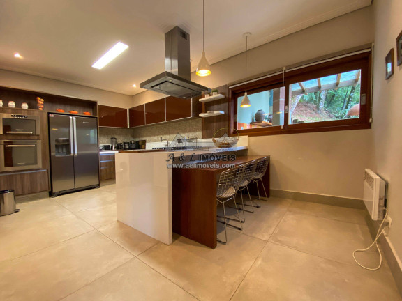 Imagem Casa de Condomínio com 5 Quartos à Venda, 273 m² em Vale Encantado - Campos Do Jordão