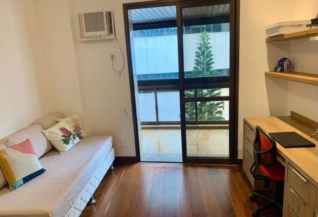 Imagem Imóvel com 3 Quartos à Venda, 235 m² em Ipanema - Rio De Janeiro Imagem Imóvel com 3 Quartos à Venda, 235 m² em Ipanema - Rio De Janeiro