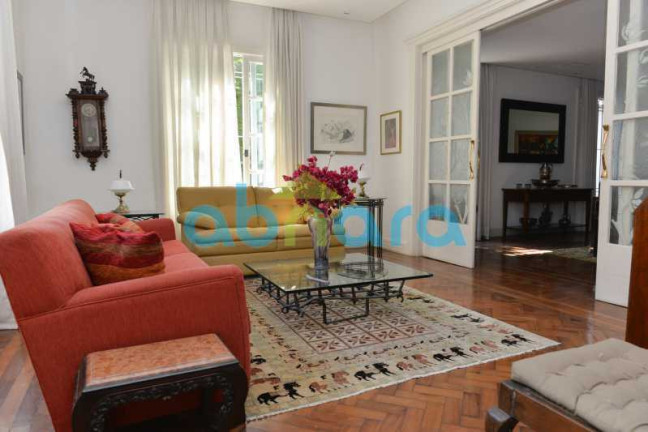 Imagem Casa com 4 Quartos à Venda, 750 m² em Cosme Velho - Rio De Janeiro Imagem Casa com 4 Quartos à Venda, 750 m² em Cosme Velho - Rio De Janeiro
