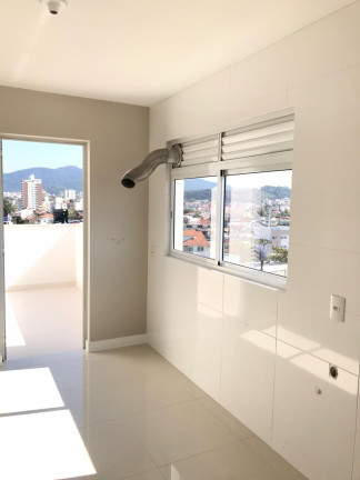 Imagem Imóvel com 3 Quartos à Venda, 250 m² em Centro - Palhoça