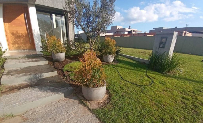 Imagem Casa de Condomínio com 4 Quartos à Venda, 250 m² em Parque Antártica - Capão Da Canoa Imagem Casa de Condomínio com 4 Quartos à Venda, 250 m² em Parque Antártica - Capão Da Canoa