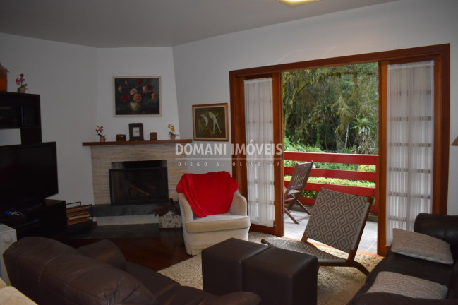 Imagem Imóvel com 3 Quartos à Venda, 104 m² em Região De Capivari - Campos Do Jordão
