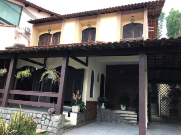 Casa com 4 Quartos à Venda, 400 m² em São Francisco - Niterói