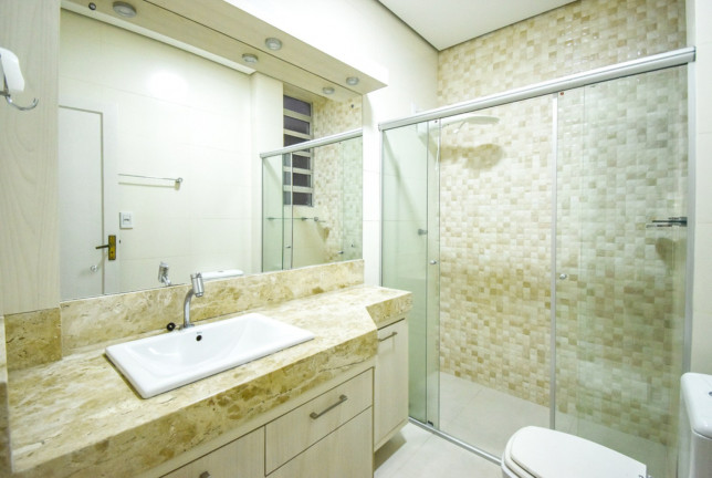 Imagem Imóvel com 3 Quartos à Venda, 94 m² em Menino Deus - Porto Alegre Imagem Imóvel com 3 Quartos à Venda, 94 m² em Menino Deus - Porto Alegre