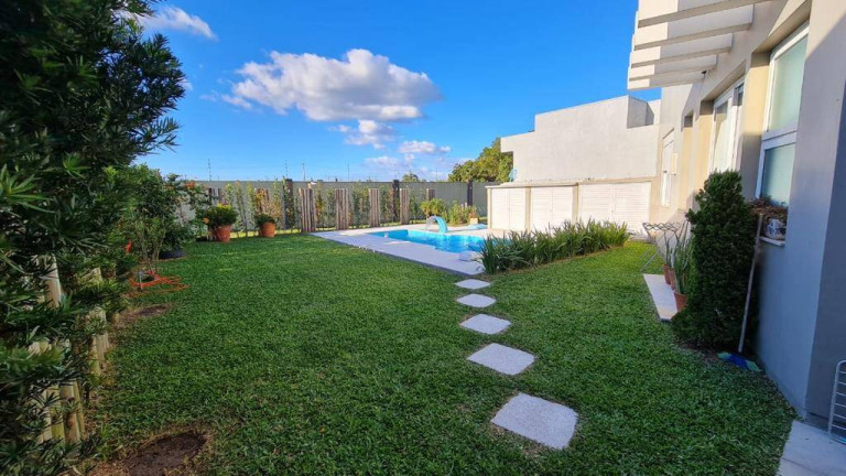 Imagem Casa com 4 Quartos à Venda, em Rainha Do Mar - Xangri-lá Imagem Casa com 4 Quartos à Venda, em Rainha Do Mar - Xangri-lá