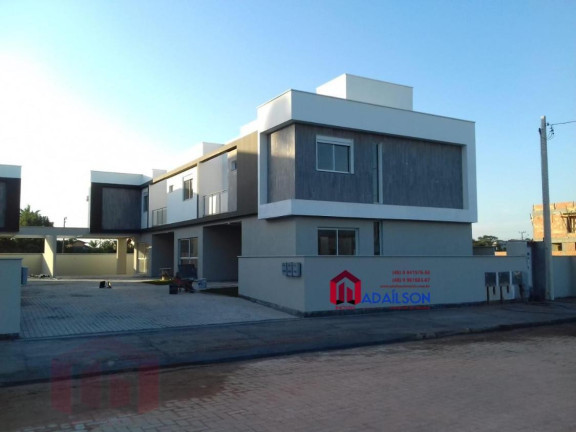 Imagem Imóvel com 2 Quartos à Venda, 132 m² Imagem Imóvel com 2 Quartos à Venda, 132 m²