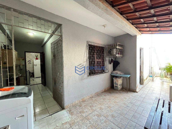 Imagem Casa com 4 Quartos à Venda, 247 m² em Maraponga - Fortaleza Imagem Casa com 4 Quartos à Venda, 247 m² em Maraponga - Fortaleza