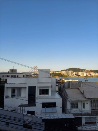 Imagem Casa à Venda, em Estreito - Florianópolis Imagem Casa à Venda, em Estreito - Florianópolis