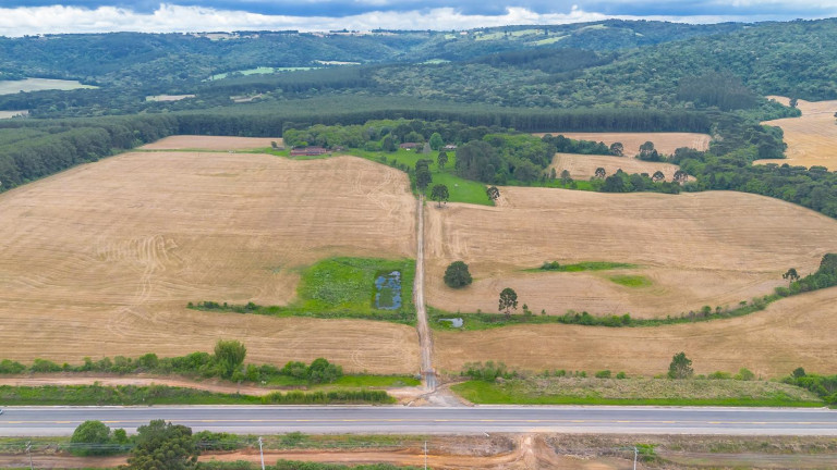 Imagem Imóvel com 4 Quartos à Venda, 411.400 m² em S/n - Lapa Imagem Imóvel com 4 Quartos à Venda, 411.400 m² em S/n - Lapa
