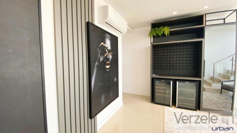 Imagem Apartamento com 4 Quartos à Venda, 240 m² em Centro - Balneário Camboriú Imagem Apartamento com 4 Quartos à Venda, 240 m² em Centro - Balneário Camboriú