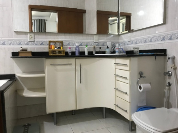 Imagem Casa com 3 Quartos à Venda, 204 m² em Jardim Sabará - Porto Alegre Imagem Casa com 3 Quartos à Venda, 204 m² em Jardim Sabará - Porto Alegre