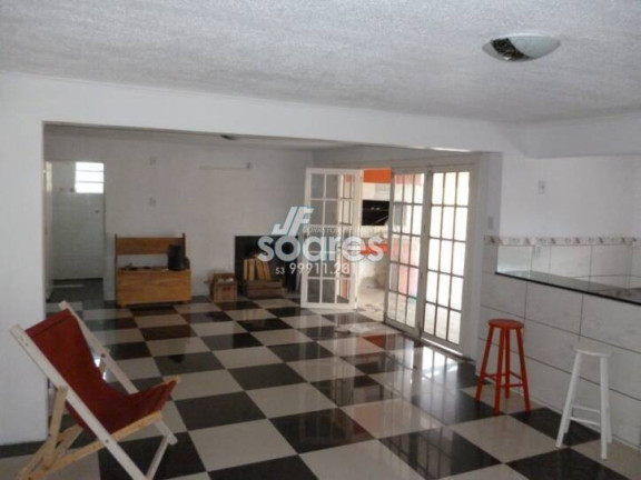 Imagem Casa com 7 Quartos à Venda, 345 m² em Laranjal - Pelotas