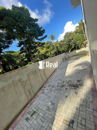 Imagem Casa com 4 Quartos à Venda, 550 m² em Busca Vida - Camaçari Imagem Casa com 4 Quartos à Venda, 550 m² em Busca Vida - Camaçari