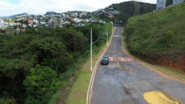 Imagem Terreno à Venda, 1.000 m² em Vila Castela - Nova Lima Imagem Terreno à Venda, 1.000 m² em Vila Castela - Nova Lima