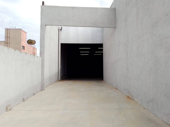 Imóvel Comercial para Alugar, 500 m² em Arapongas