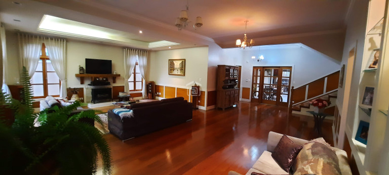 Imagem Casa com 3 Quartos à Venda, 365 m² em Bortolan - Poços De Caldas