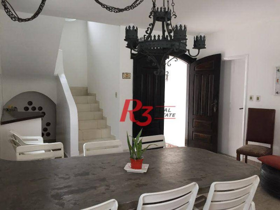 Imagem Sobrado com 4 Quartos à Venda, 180 m² em Jardim Guaiuba - Guarujá Imagem Sobrado com 4 Quartos à Venda, 180 m² em Jardim Guaiuba - Guarujá