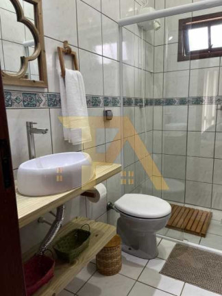 Imagem Imóvel com 6 Quartos à Venda, em Praia Da Barra - Garopaba Imagem Imóvel com 6 Quartos à Venda, em Praia Da Barra - Garopaba