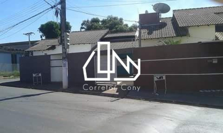 Casa com 3 Quartos à Venda,  em Vila Ipase - Várzea Grande