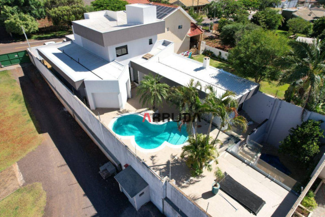 Casa com 5 Quartos à Venda, 110 m² em Tropical  - Cascavel