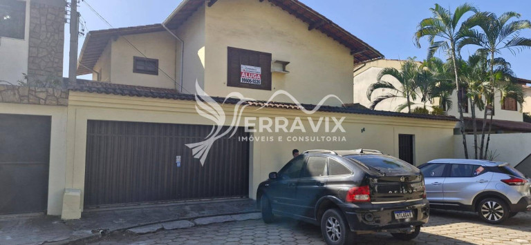 Casa com 5 Quartos para Alugar, 450 m² em Mata Da Praia - Vitória