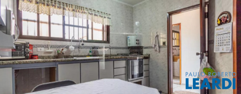 Imagem Sobrado com 4 Quartos à Venda, 224 m² em Vila Floresta - Santo André Imagem Sobrado com 4 Quartos à Venda, 224 m² em Vila Floresta - Santo André