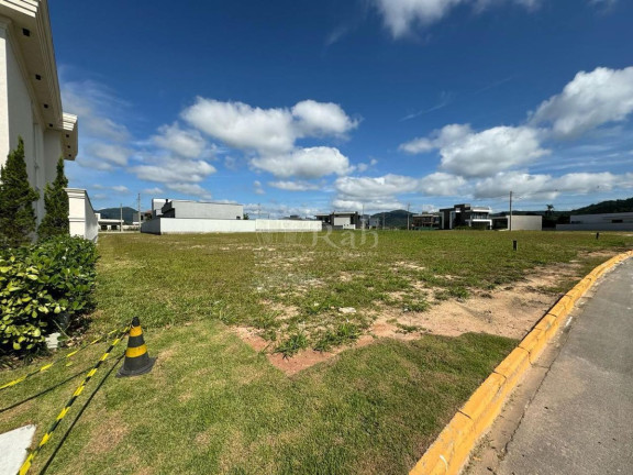 Terreno à Venda, 606 m² em Santa Regina - Camboriú