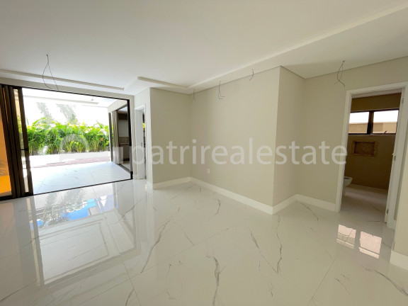 Imagem Casa com 5 Quartos à Venda, 323 m² em Coaçu - Eusébio