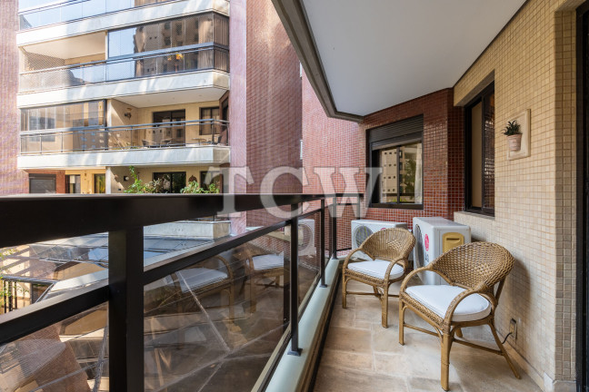 Imagem Apartamento com 3 Quartos à Venda, 120 m² em Moema - São Paulo