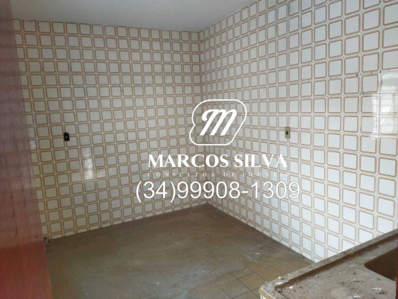 Imagem Casa com 3 Quartos à Venda, 250 m² em Nossa Senhora Aparecida - Uberlândia