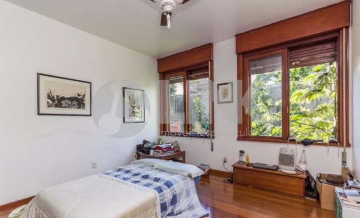 Imagem Casa com 3 Quartos à Venda, 591 m² em Três Figueiras - Porto Alegre Imagem Casa com 3 Quartos à Venda, 591 m² em Três Figueiras - Porto Alegre