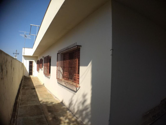Imagem Casa com 3 Quartos à Venda, 269 m² em Centro - Botucatu