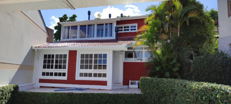 Imagem Casa com 3 Quartos à Venda, 310 m² em Vila Nova - Porto Alegre
