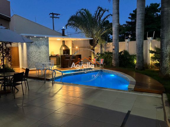 Imagem Casa com 3 Quartos à Venda, 242 m² em Jardim Patrícia - Mogi Mirim Imagem Casa com 3 Quartos à Venda, 242 m² em Jardim Patrícia - Mogi Mirim