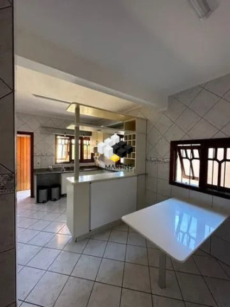 Imagem Casa com 3 Quartos à Venda, 320 m² em Rubem Berta - Porto Alegre