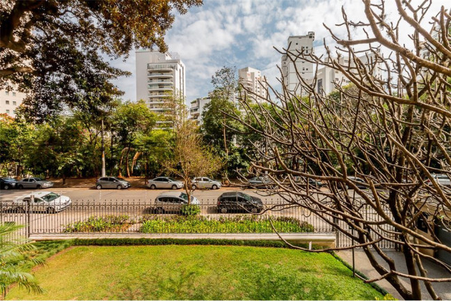 Imagem Imóvel com 3 Quartos à Venda, em Higienópolis - São Paulo Imagem Imóvel com 3 Quartos à Venda, em Higienópolis - São Paulo