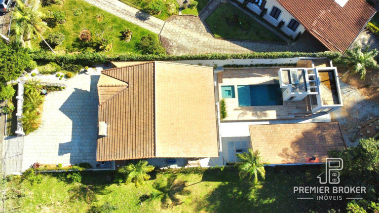 Imagem Casa com 4 Quartos à Venda, 260 m² em Comary - Teresópolis